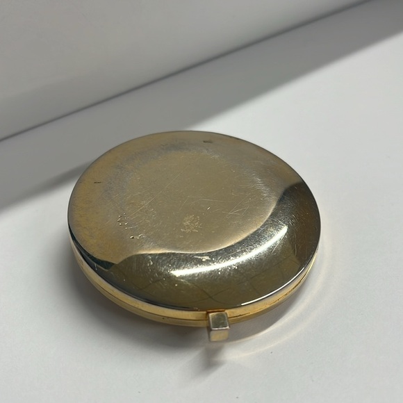 Double Sided Guided Purse Mirror Compact - Picture 2 of 5